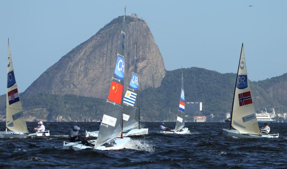 I Finn in regata sullo sfondo di Rio. Foto Deaves