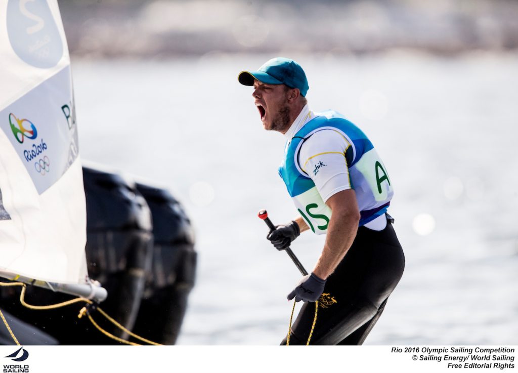 L'urlo dell'australiano Burton dopo la rimonta completata su Stipanovic che gli è valsa l'Oro. Foto Sailing Energy